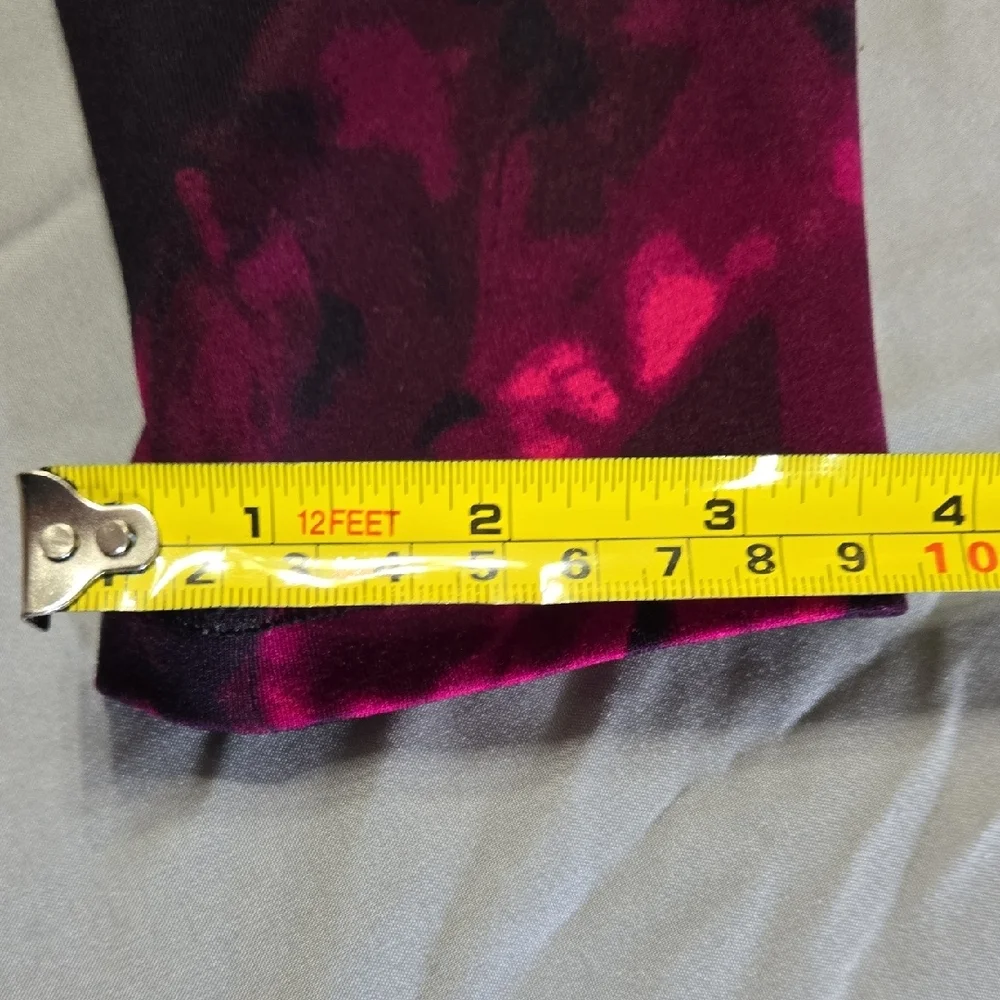 Old Navy Sz S/P  Dark Pink and Black Leggings - Picture 6 of 6
